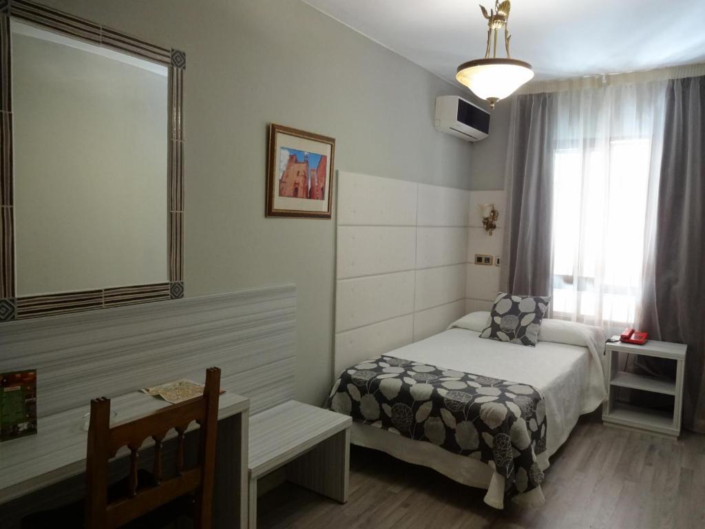 Hotel Los Naranjos Caces Quarto foto